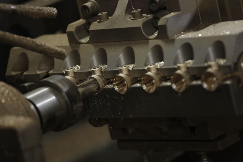 CNC-machine-manifold-