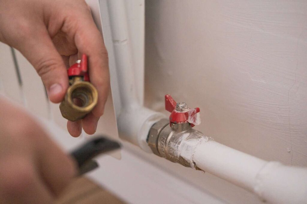 Replacing the ball valve on the heating pipes