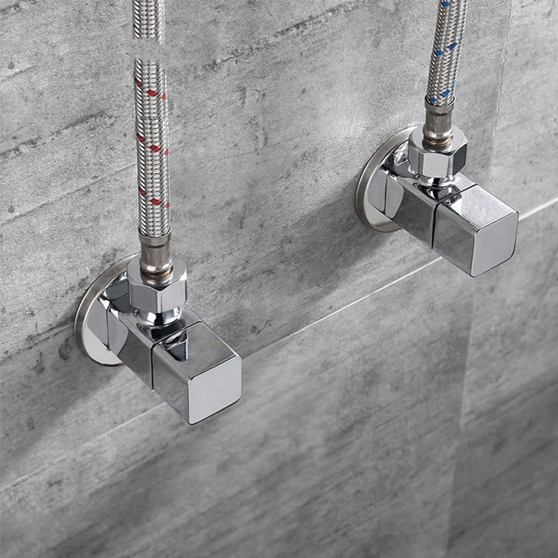 Sanitary quarter turn angle valve