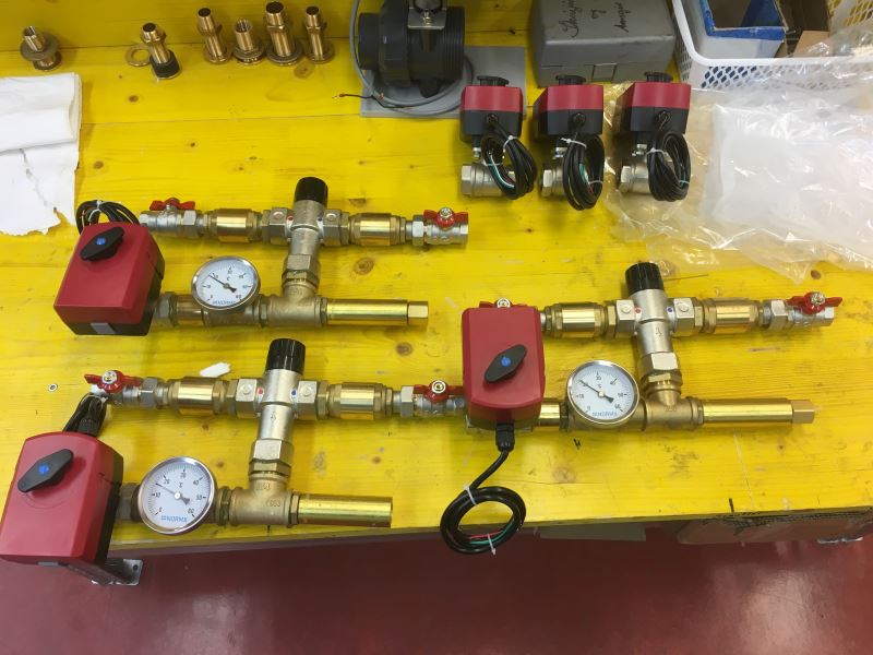 Heating System With Mix Valve And Thermostatic